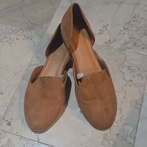 Universal Thread Women's Tan Suede Slip-On Loafers, size 8.5